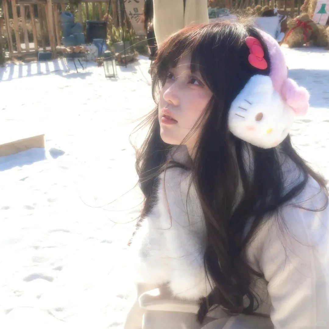 山有九色念有卿